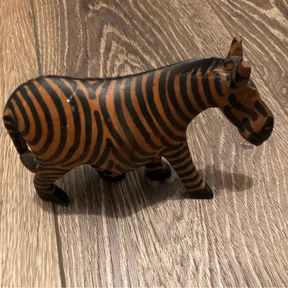 🎄 Small wooden zebra ornament, hand  carved - Picture 3 of 3